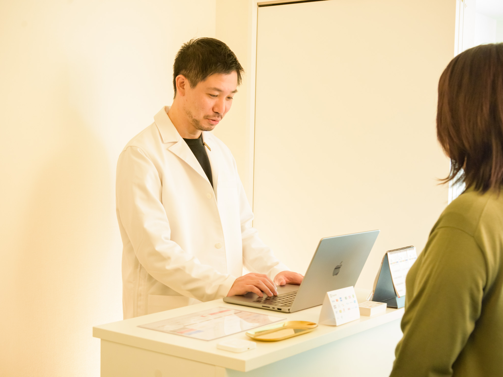 胸郭出口症候群のセルフケア|なで肩・巻き肩を整える姿勢とストレッチ